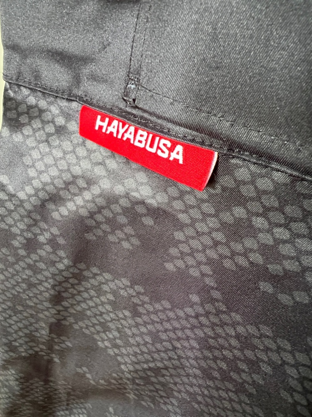 Hayabusa Hexagon Mid-Thigh Hybrid Fight Short black virtually indestructible M - Picture 3 of 16